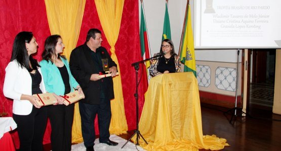 Troféu Brasão de Rio Pardo: colaboradores da Superpan foram agraciados com o reconhecimento. 3